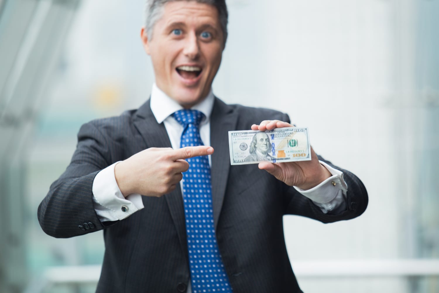 Fast or Instant Cash Loans: Which is Best in Singapore?