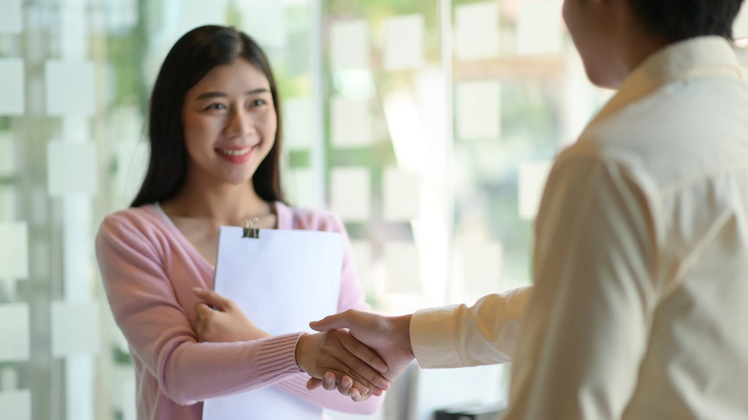 smiling-woman-handshaking-with-man-scaled (1) - Legal Money Lender Singapore - Money Lender Jurong - OT Credit Pte Ltd smiling-woman-handshaking-with-man-scaled (1)